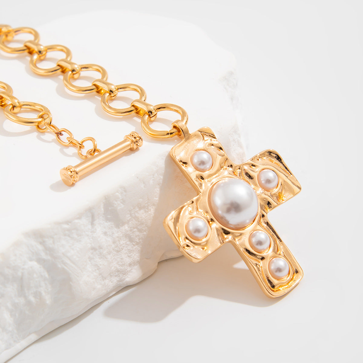 Collier Croix Dorée & Perle – Élégance Mystique et Minimaliste