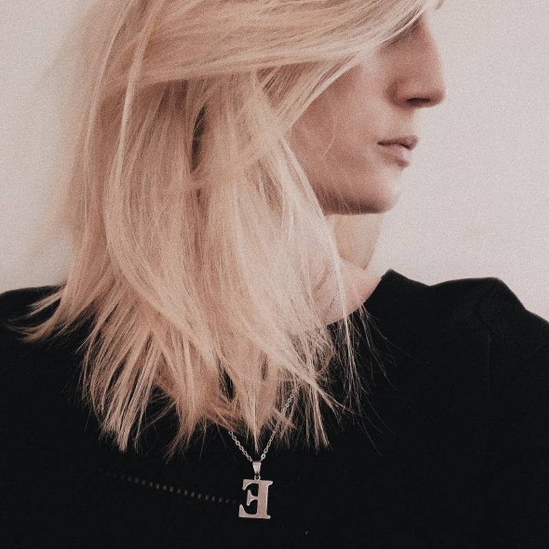 Collier Lettre Initiale Dorée ou Argentée – Bijou Minimaliste & Signé
